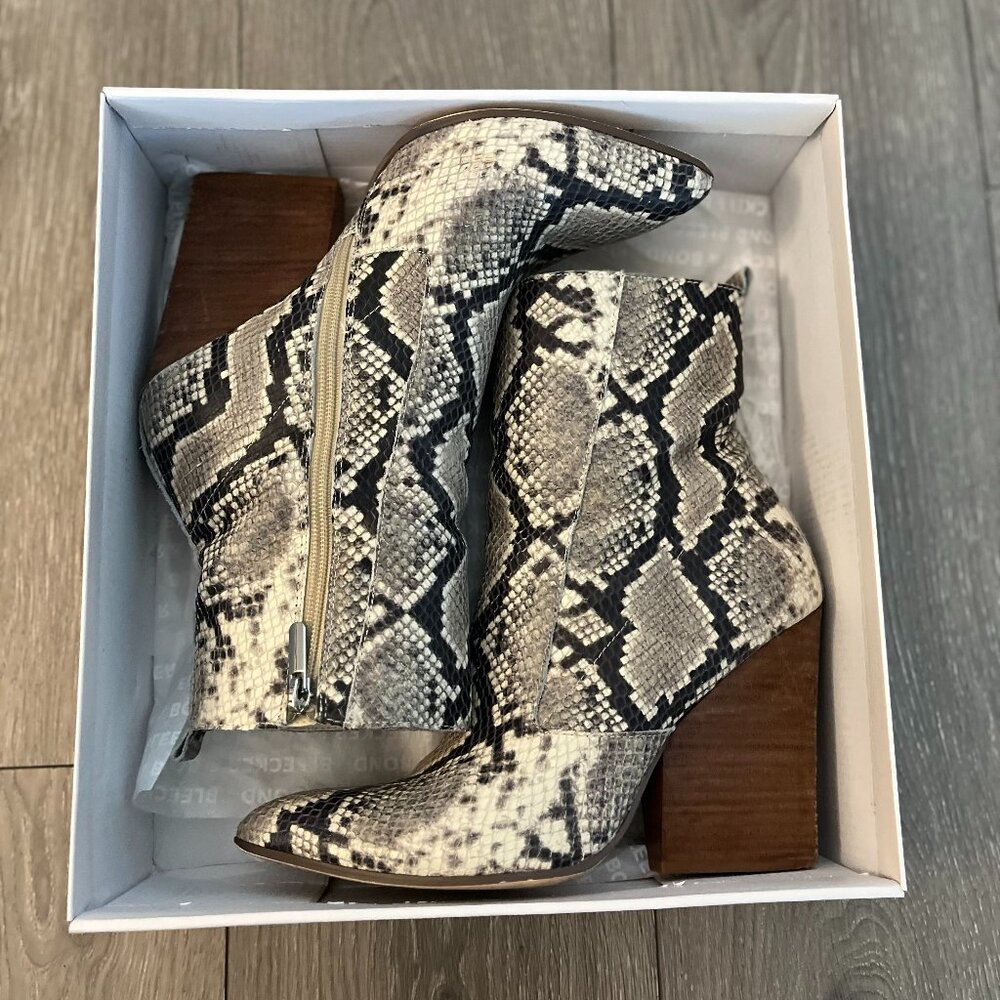 Bleecker&Bond Kailey Boots. Size 9.5. Cream and Black Snake Print